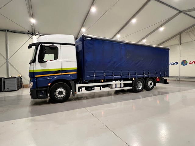 Mercedes Actros 2530 6×2 Sleeper Cab Curtainsider