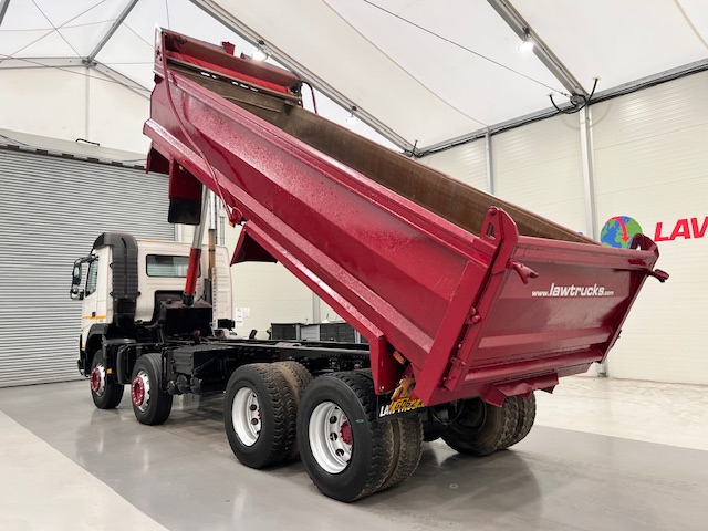 Volvo FMX 380 8×4 Day Cab Steel Tipper