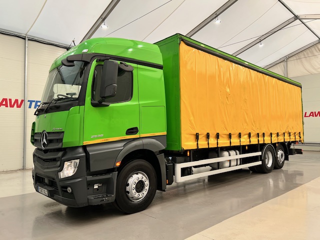 Mercedes Actros 2536 6×2 Sleeper Cab Curtainsider
