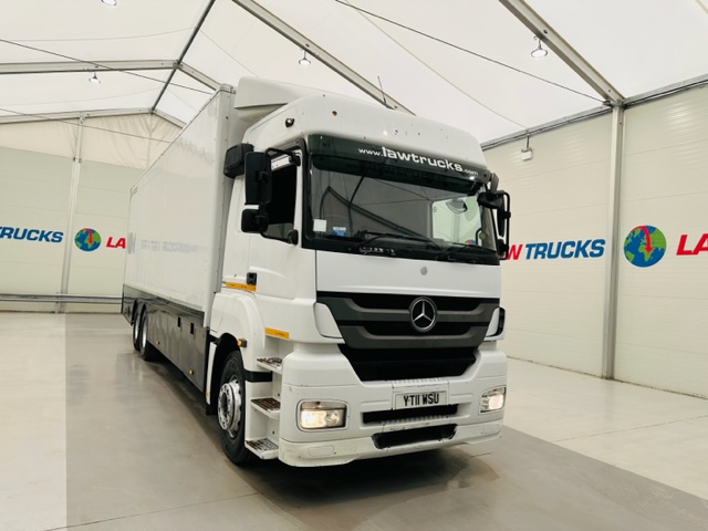 Mercedes 2543 6×2 10 Tyre Rear Lift Sleeper Cab Box Van