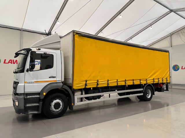 Mercedes Axor 1824 Day Cab Curtainsider Manual