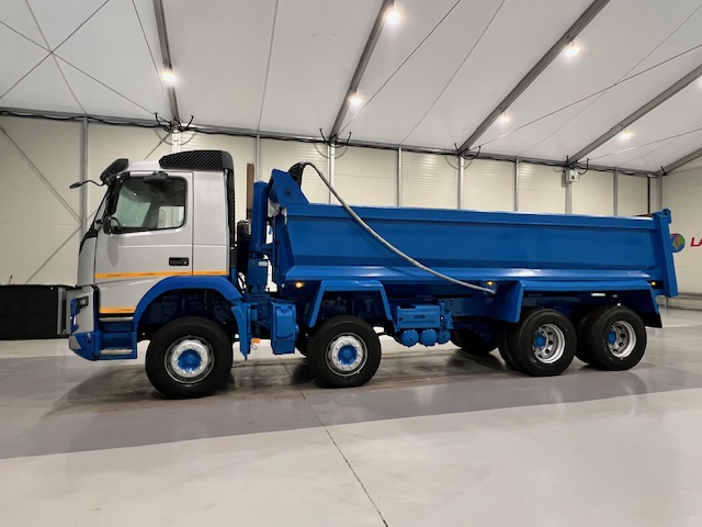 Volvo FMX 410 8×4 Day Cab Steel Tipper