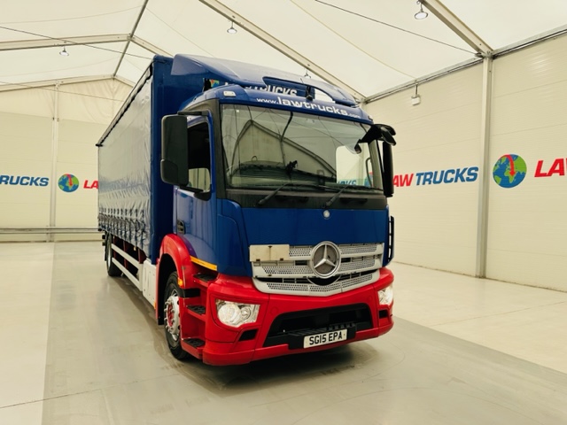 Mercedes Actros 1824 Day Cab Curtainsider
