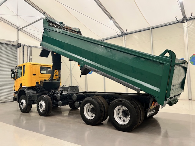 Scania P380 8×4 Day Cab Steel Tipper Manual