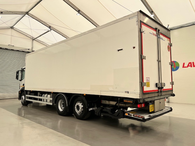 Mercedes Actros 2532 6×2 Rear Lift Day Cab Fridge Box