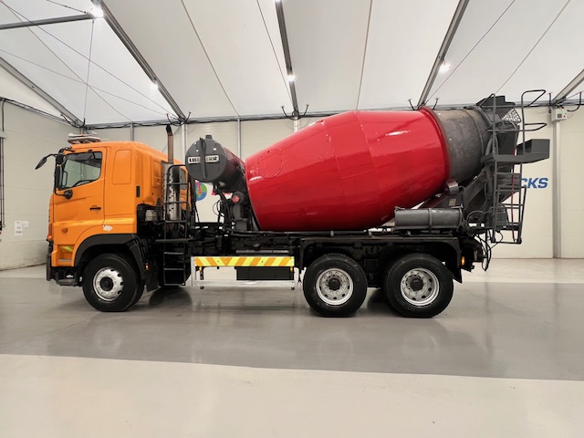 Hino 700 2813 6×4 Cement Mixer