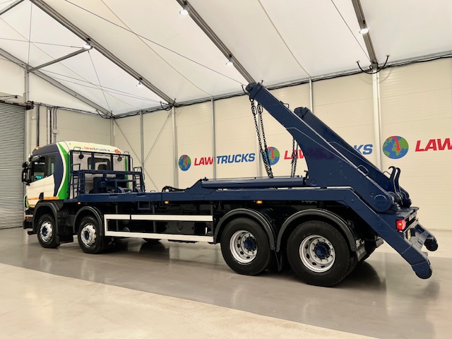 Scania P370 8×4 Sleeper Cab Skip Loader