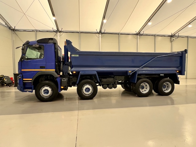 Volvo FM 410 8×4 Day Cab Steel Tipper