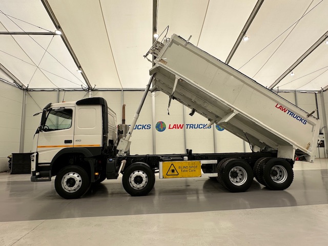 Volvo FM 410 8×4 Sleeper Cab Tar Spec Tipper