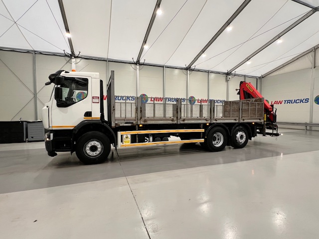 Renault C320 6×2 Day Cab Dropside with Crane