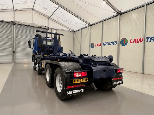 DAF CF85 360 8×4 Day Cab Hookloader