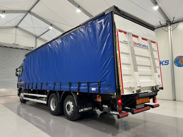 Scania 114 340 6×2 Rear Lift Sleeper Cab Curtainsider