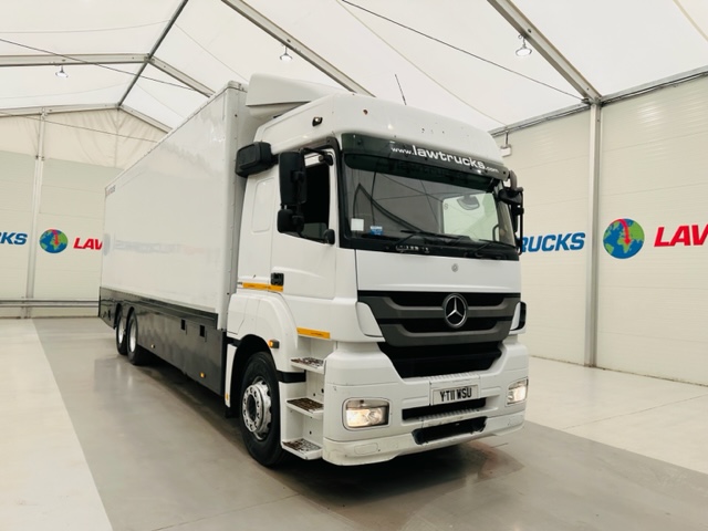 Mercedes 2543 6×2 10 Tyre Rear Lift Sleeper Cab Box Van