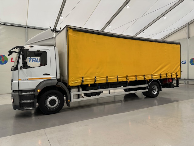 Mercedes Axor 1824 Day Cab Curtainsider Manual