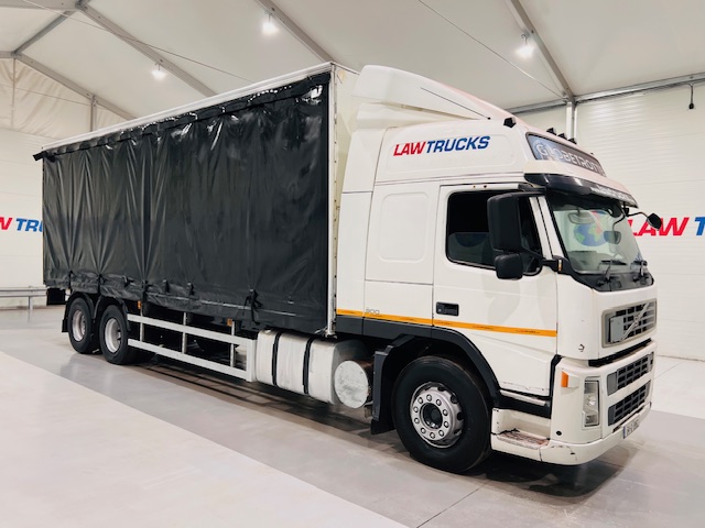 Volvo FM9 260 10 Tyre Sleeper Cab Curtainsider