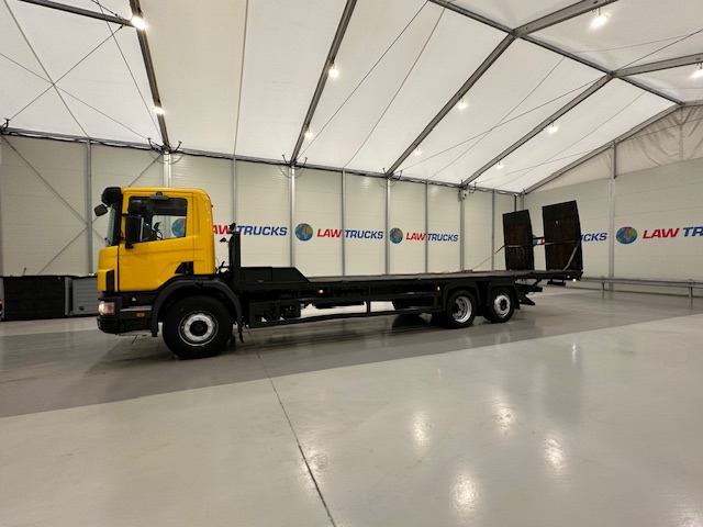 Scania 114 340 6×2 Rear Lift Day Cab Beavertail