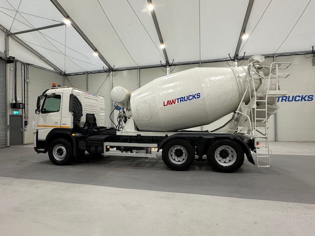 Volvo FM 330 6×4 Day Cab Cement Mixer