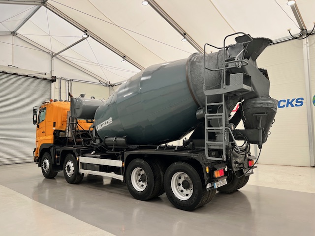 Hino 700 3241 8×4 Cement Mixer