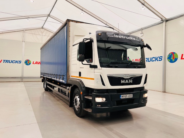 MAN TGM 18.250 Sleeper Cab Curtainsider