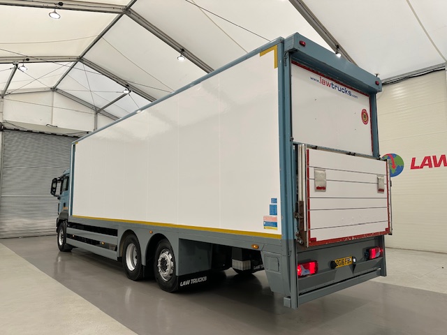 MAN TGS 26.360 6×2 Sleeper Cab Insulated Box Van