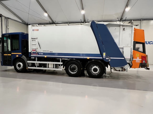 Mercedes Econic 2630 6×2 Refuse Bin Lorry