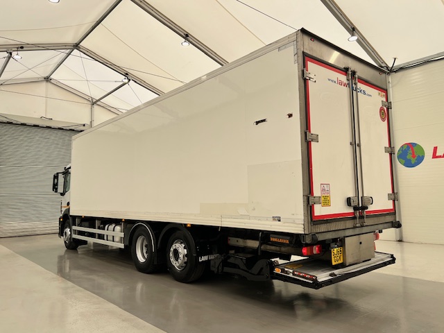 Mercedes Actros 2532 6×2 Rear Lift Day Cab Fridge Box