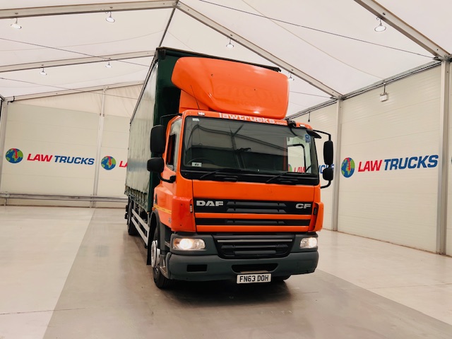 DAF CF75 310 6×2 Rear Lift Day Cab Curtainsider
