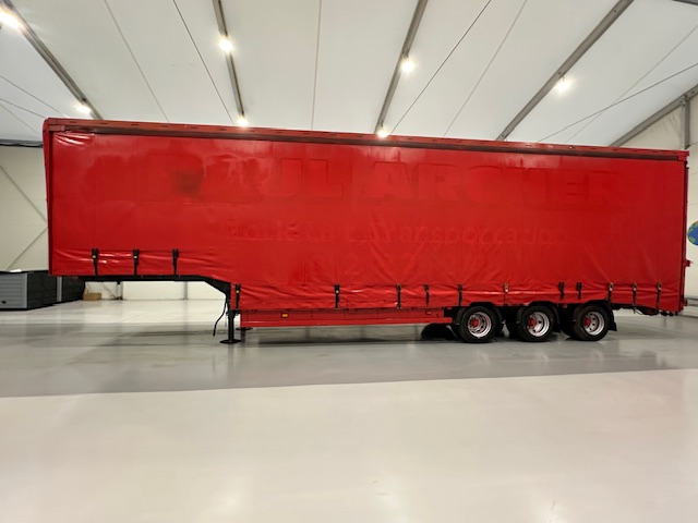 Kerbaid Miles Nunn Tri Axle Stepframe Enclosed Lowloader