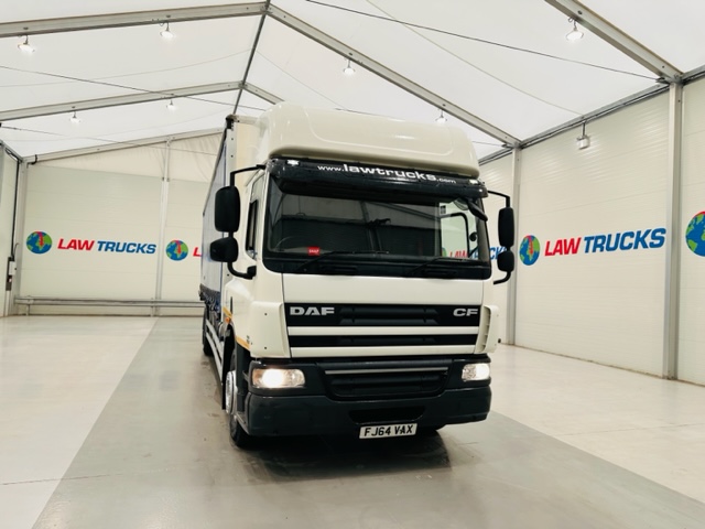 DAF CF75 310 6×2 Rear Lift Sleeper Cab Curtainsider