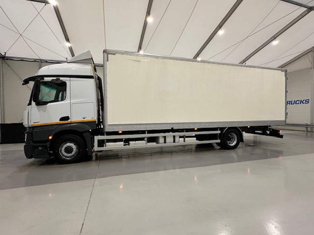 Mercedes Actros 1830 Sleeper Cab Box Van