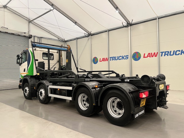 Scania G410 8×4 Rest Cab Hookloader Drawbar