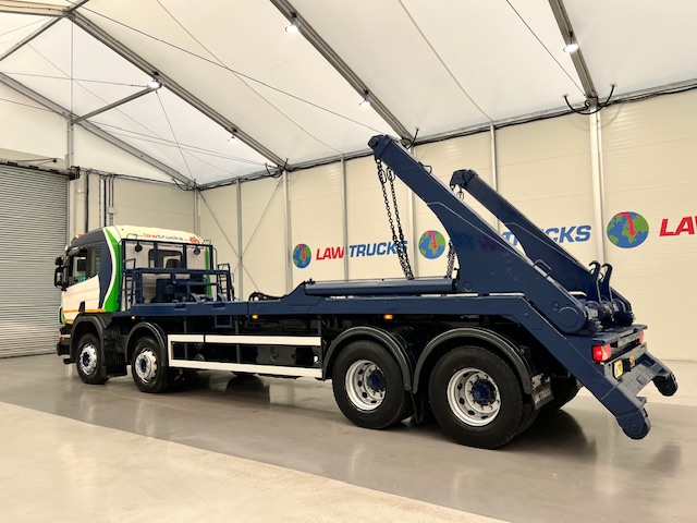 Scania P370 8×4 Sleeper Cab Skip Loader