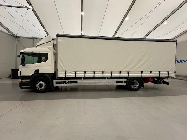 Scania P230 4×2 Sleeper Cab Curtainsider Manual