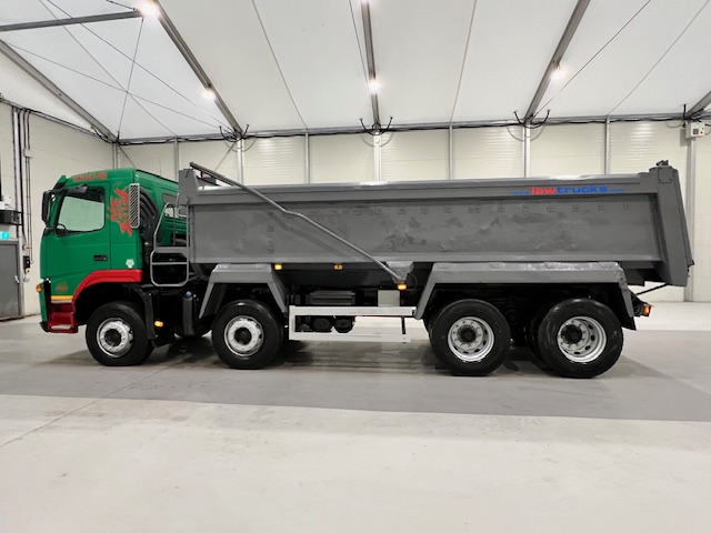 Volvo FM 400 8×4 Day Cab Tipper
