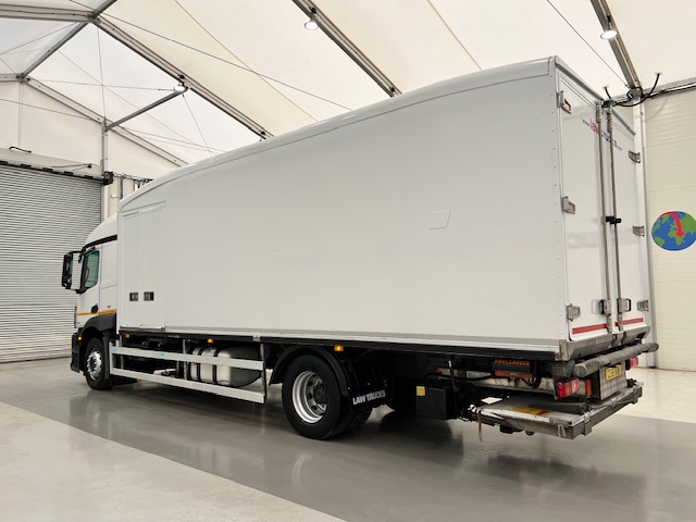 Mercedes Actros 1824 4×2 Sleeper Cab Fridge Box