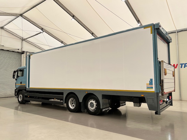 MAN TGS 26.320 6×2 Sleeper Cab Insulated Box Van