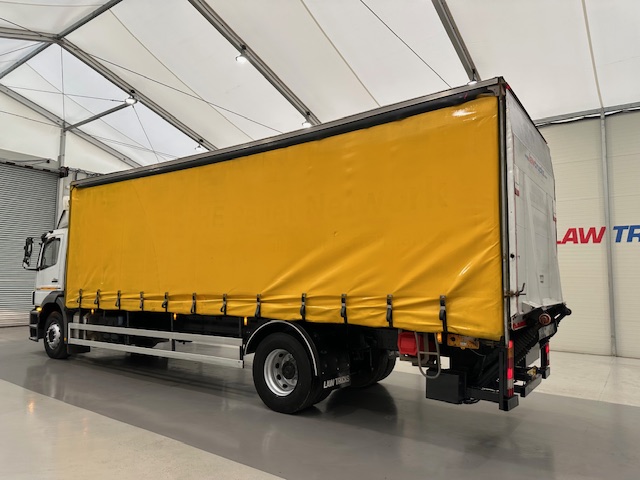 Mercedes Axor 1824 Day Cab Curtainsider Manual