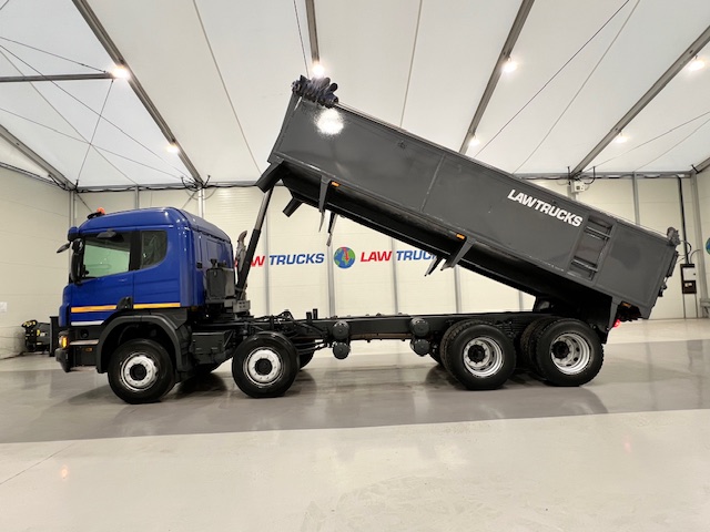 Scania P370 8×4 Sleeper Cab Tipper Manual