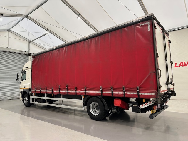 DAF CF 260 Sleeper Cab Curtainsider