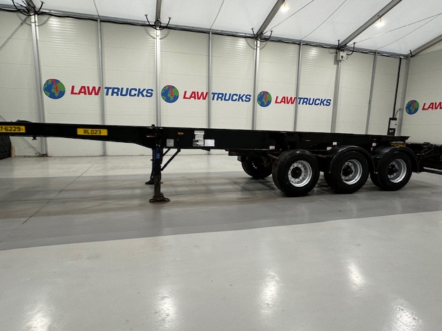 Dennison Tri Axle Sliding Skeletal Trailer BPW