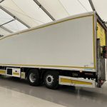 Mercedes Antos 2532 6×2 Rear Lift Day Cab Fridge Box - thumbnail