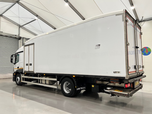 Mercedes Actros 1824 4×2 Sleeper Cab Fridge Box