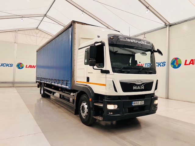 MAN TGM 18.250 Sleeper Cab Curtainsider