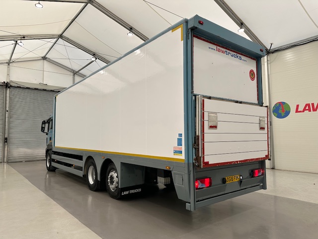 MAN TGS 26.360 6×2 Sleeper Cab Insulated Box Van