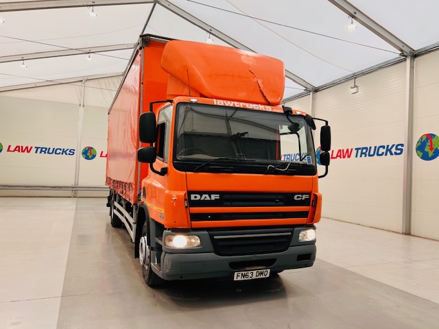 DAF CF75 310 6×2 Rear Lift Day Cab Curtainsider