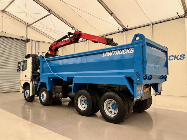 Volvo FM 460 8×4 Steel Tipper Grab
