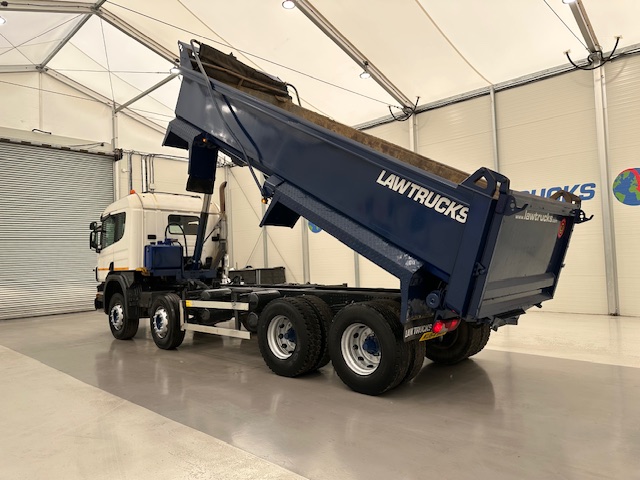 Scania P370 8×4 Sleeper Cab Tipper Manual