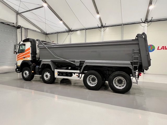 Volvo FMX 420 8×4 Day Cab Steel Tipper