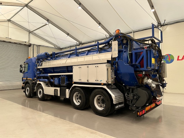 Scania P420 8×4 Sleeper Cab Vacuum Tanker