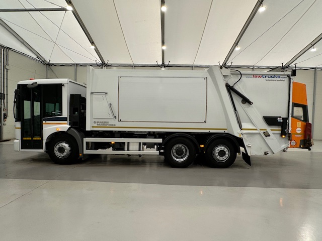 Mercedes Econic 2630 6×2 Refuse Bin Lorry